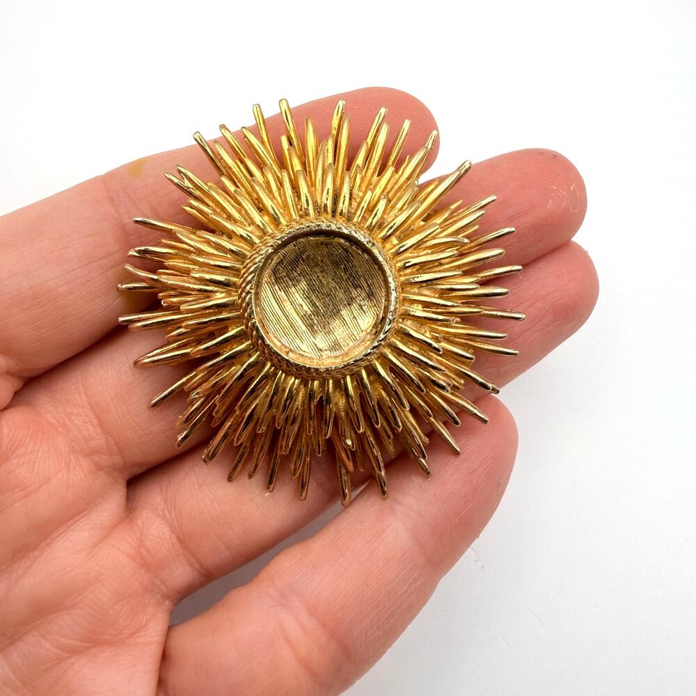 RARE Vintage ACCESSOCRAFT NYC Chrysanthemum Flower Floral Brooch Pin Gold Tone